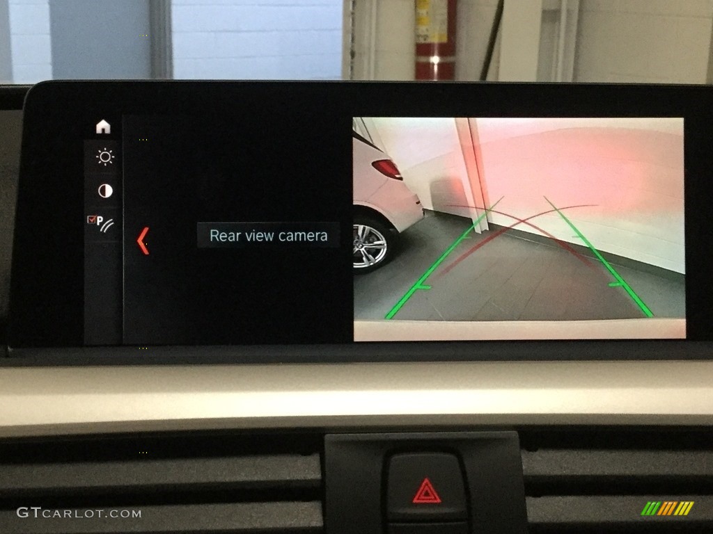 2018 3 Series 320i xDrive Sedan - Alpine White / Black photo #25