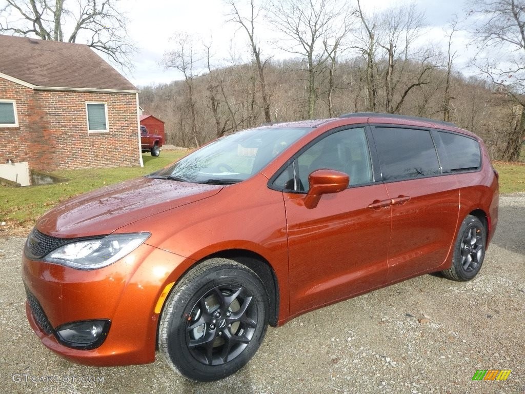 2018 Pacifica Touring L Plus - Copper Pearl / Black/Alloy photo #1