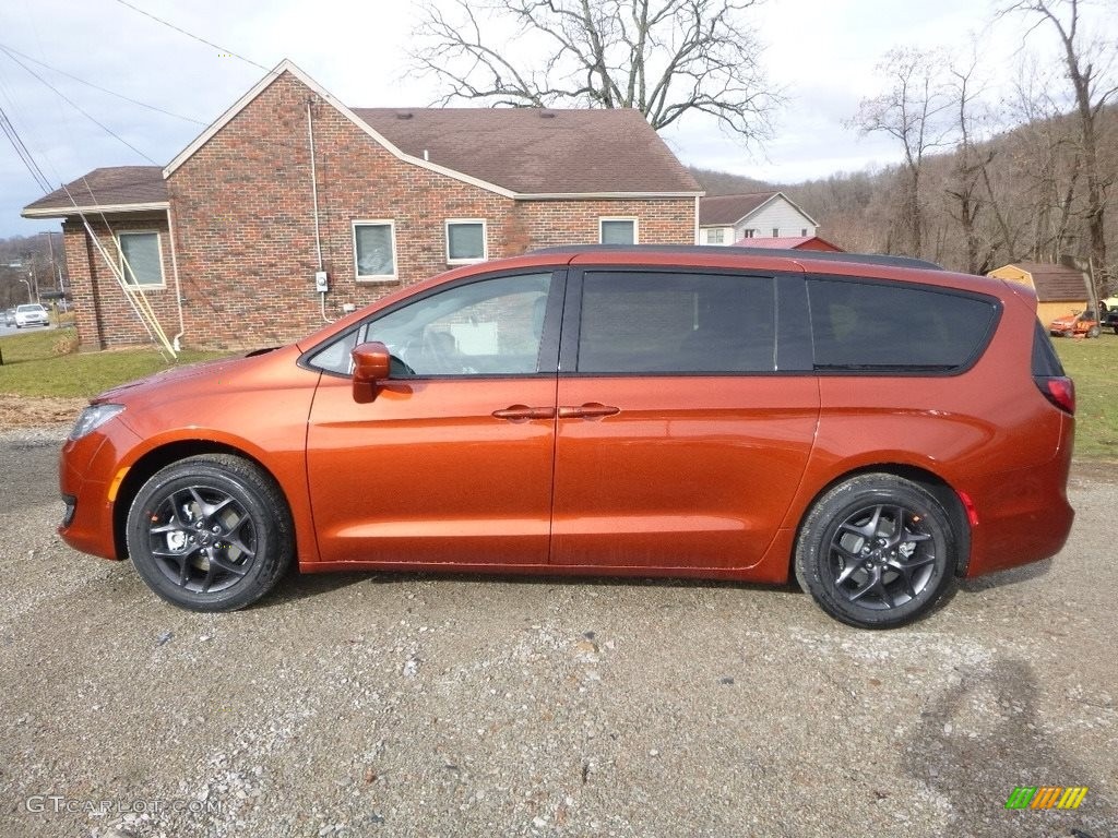 2018 Pacifica Touring L Plus - Copper Pearl / Black/Alloy photo #4