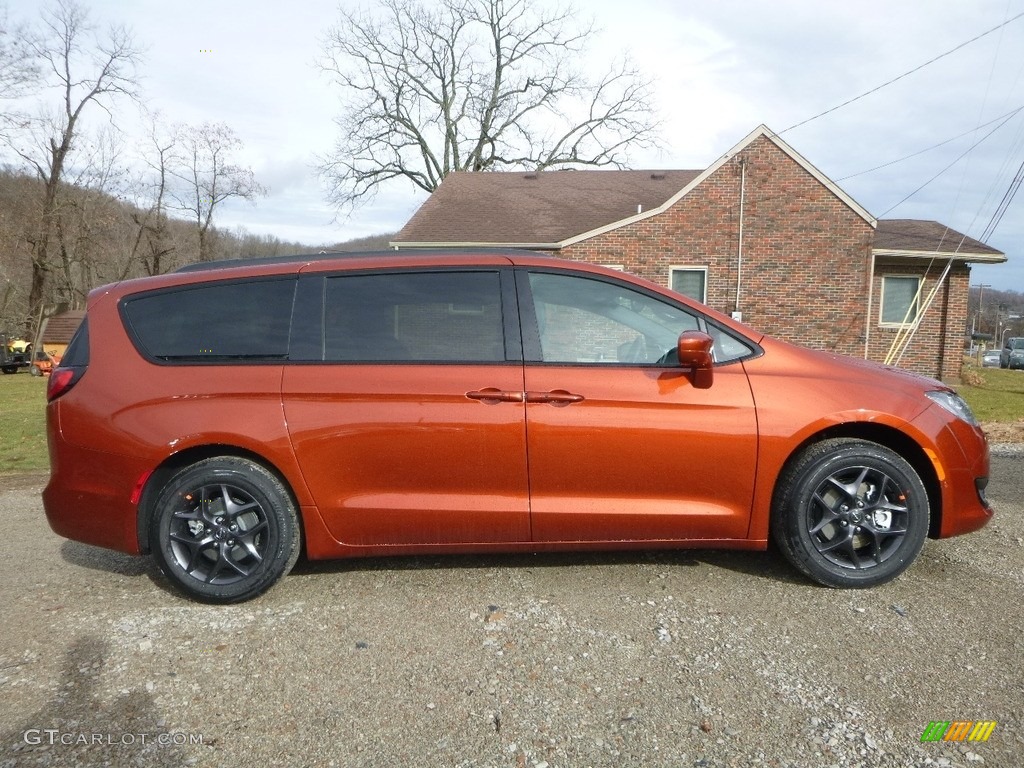 2018 Pacifica Touring L Plus - Copper Pearl / Black/Alloy photo #5