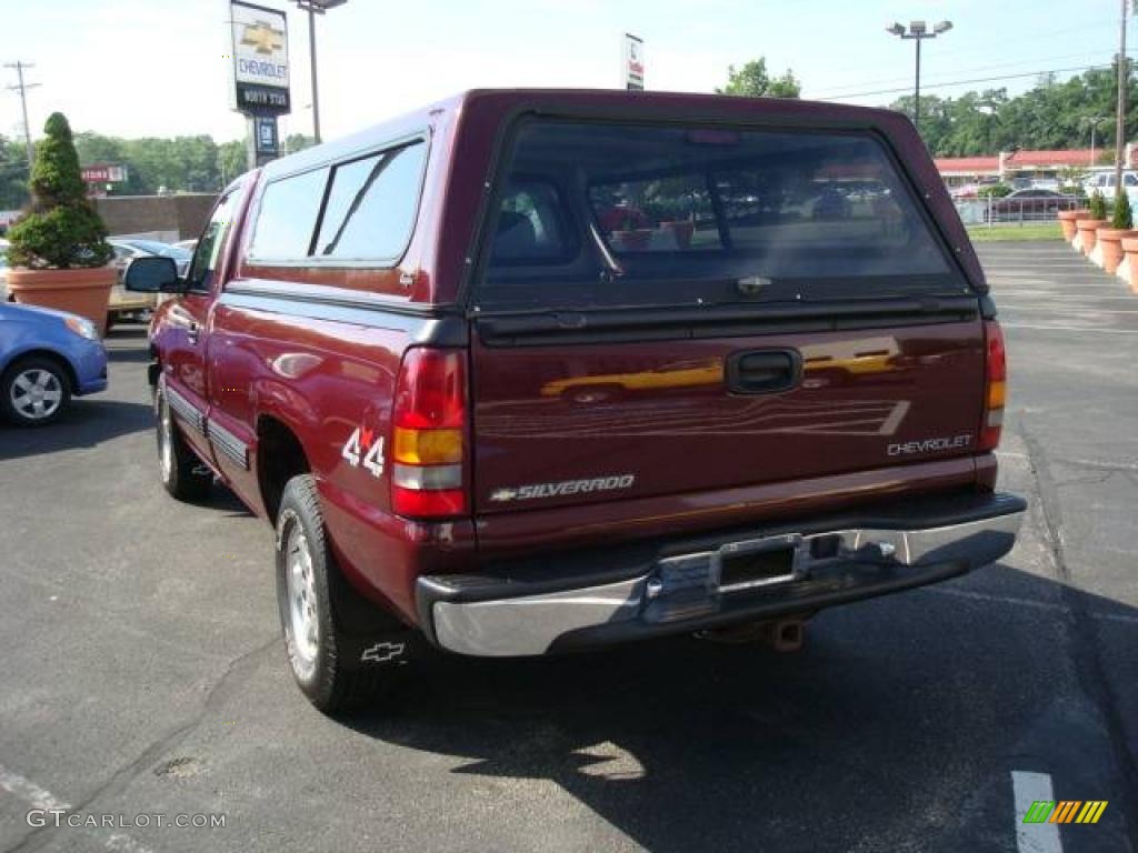 2001 Silverado 1500 LS Regular Cab 4x4 - Dark Carmine Red Metallic / Graphite photo #5