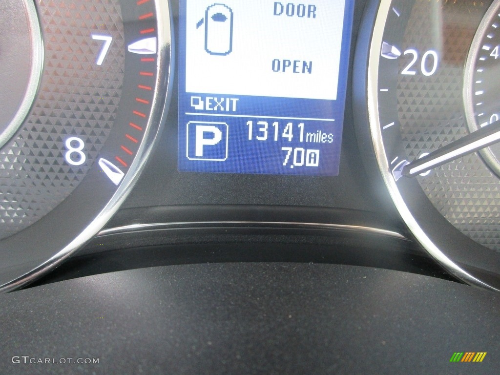 2018 Armada SV - Brilliant Silver / Almond photo #13