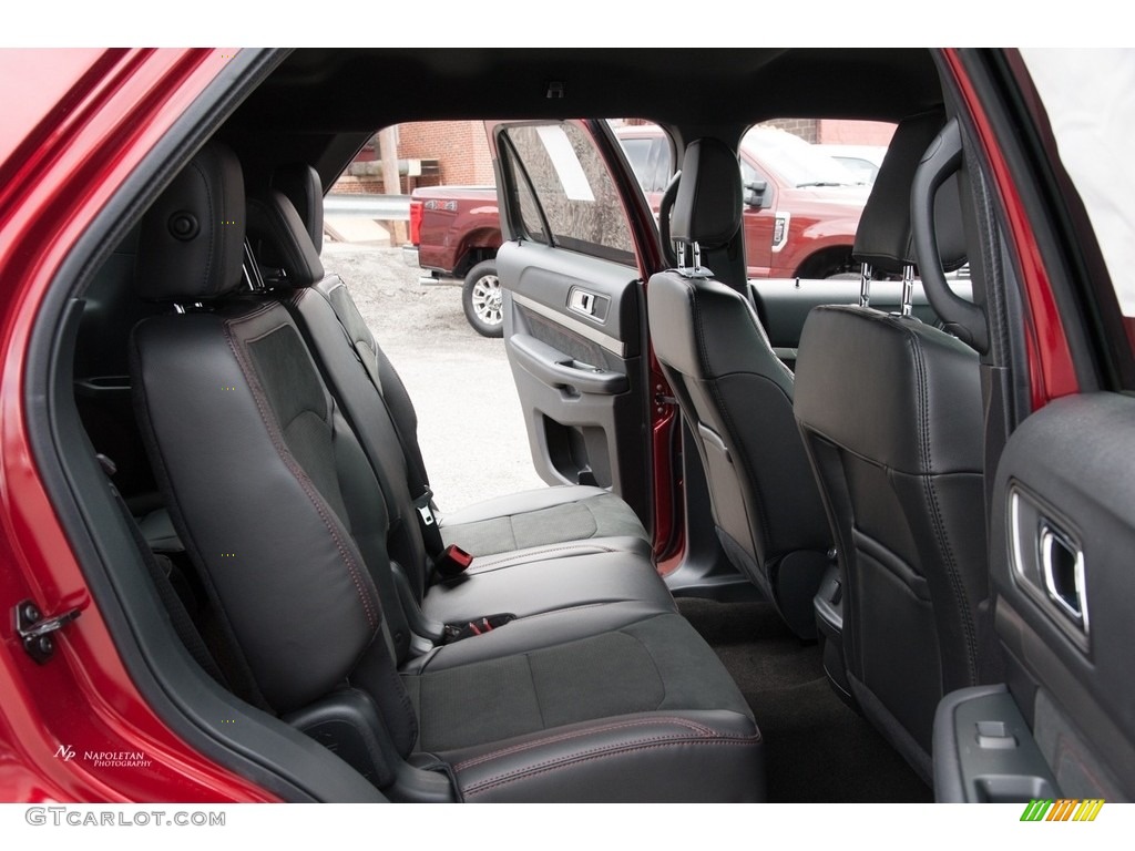 2018 Explorer XLT 4WD - Ruby Red / Ebony Black photo #10