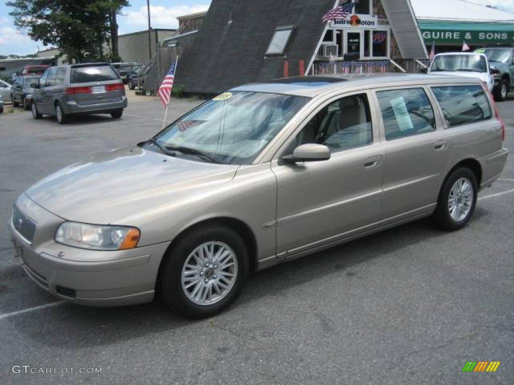 2005 V70 2.4 - Ash Gold Metallic / Taupe/Light Taupe photo #1
