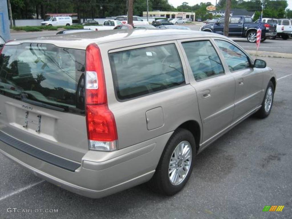 2005 V70 2.4 - Ash Gold Metallic / Taupe/Light Taupe photo #3