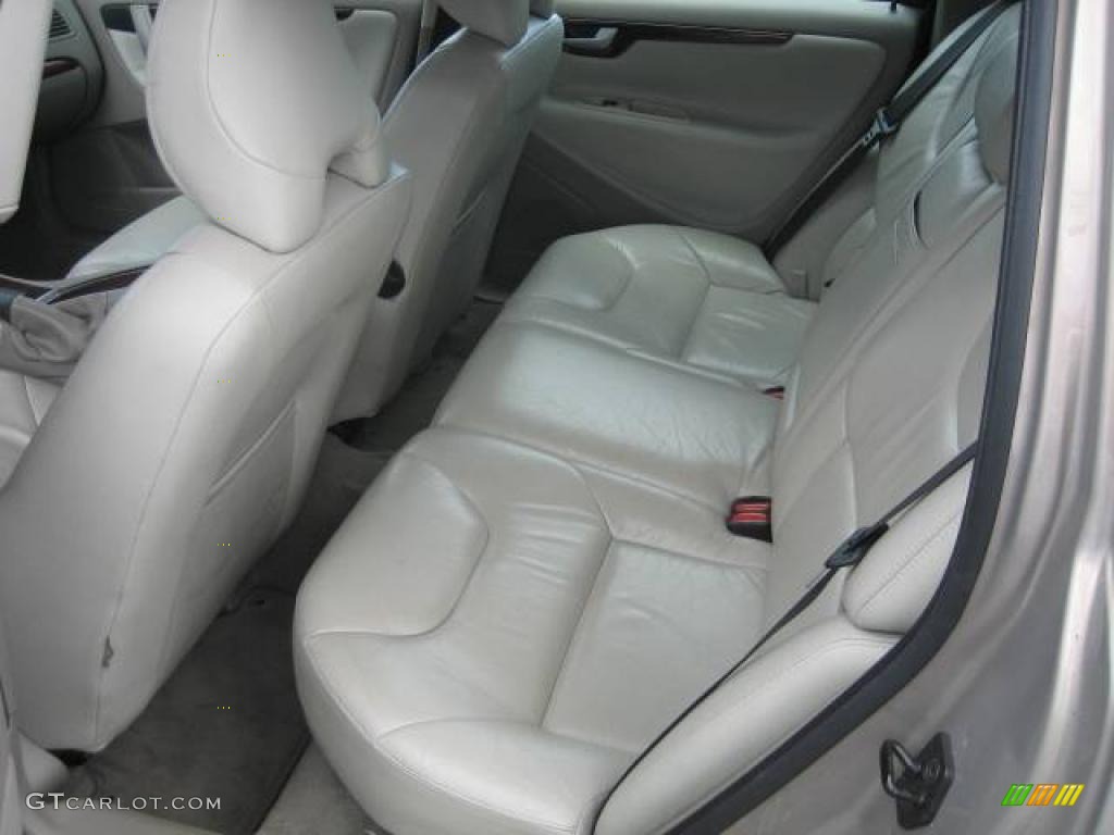 2005 V70 2.4 - Ash Gold Metallic / Taupe/Light Taupe photo #6