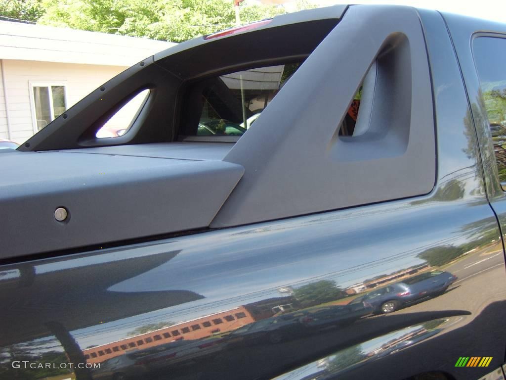 2004 Avalanche 1500 Z71 4x4 - Dark Gray Metallic / Dark Charcoal photo #16