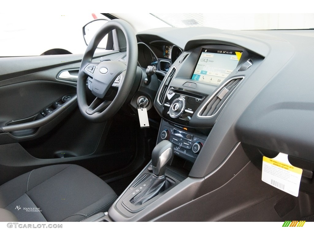 2018 Focus SEL Hatch - Blue Metallic / Charcoal Black photo #12