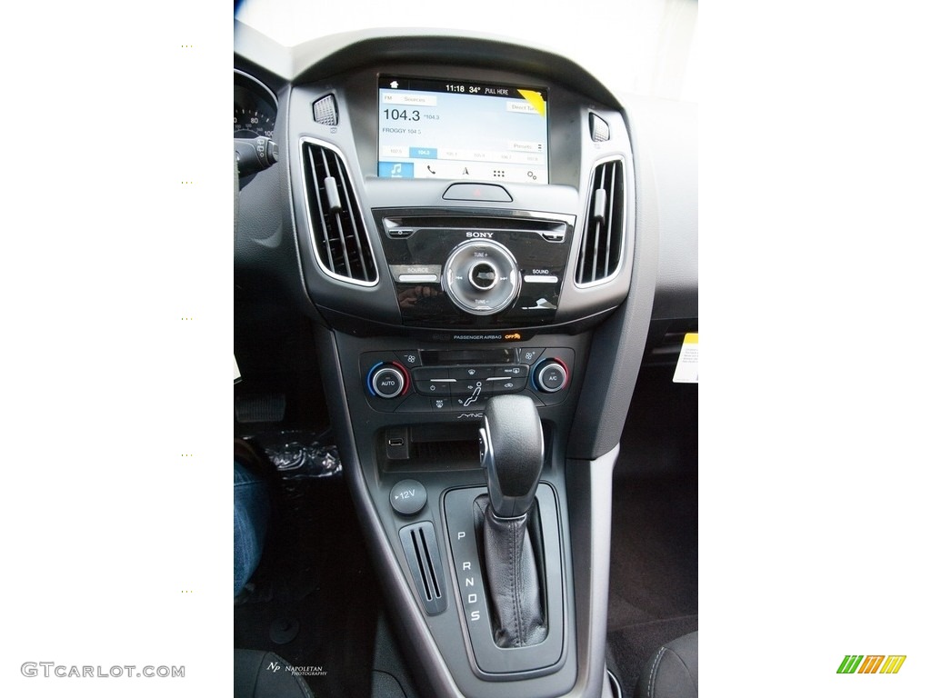 2018 Focus SEL Hatch - Blue Metallic / Charcoal Black photo #15