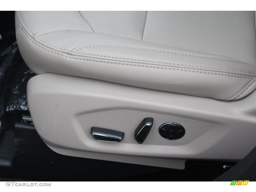 2018 Explorer Limited - Platinum Dune / Medium Stone photo #15