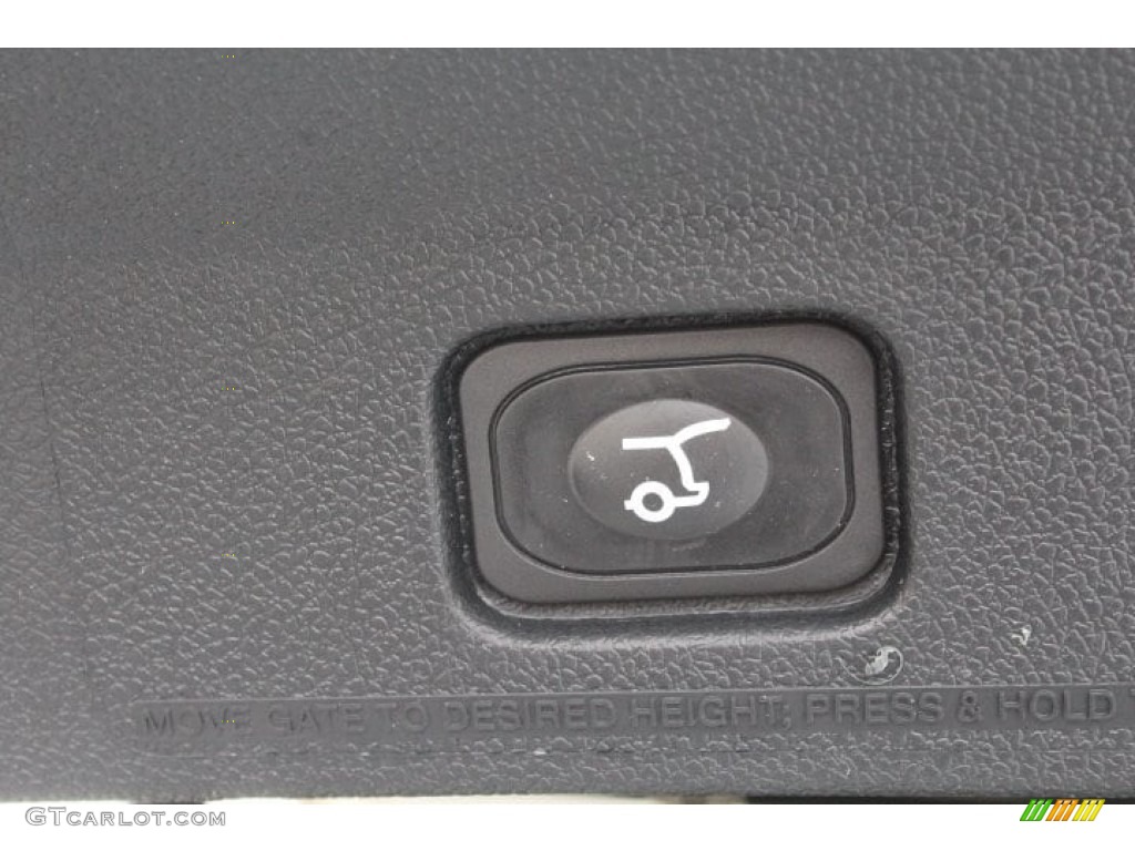 2018 Explorer Limited - Platinum Dune / Medium Stone photo #31