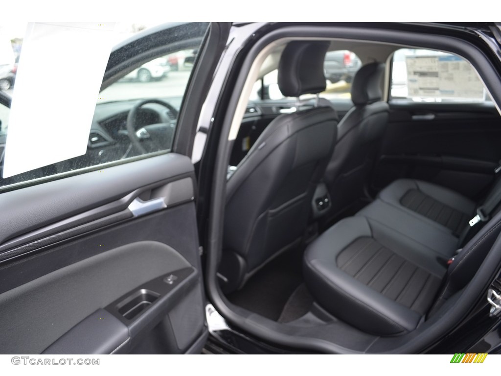 2018 Fusion SE - Shadow Black / Ebony photo #8