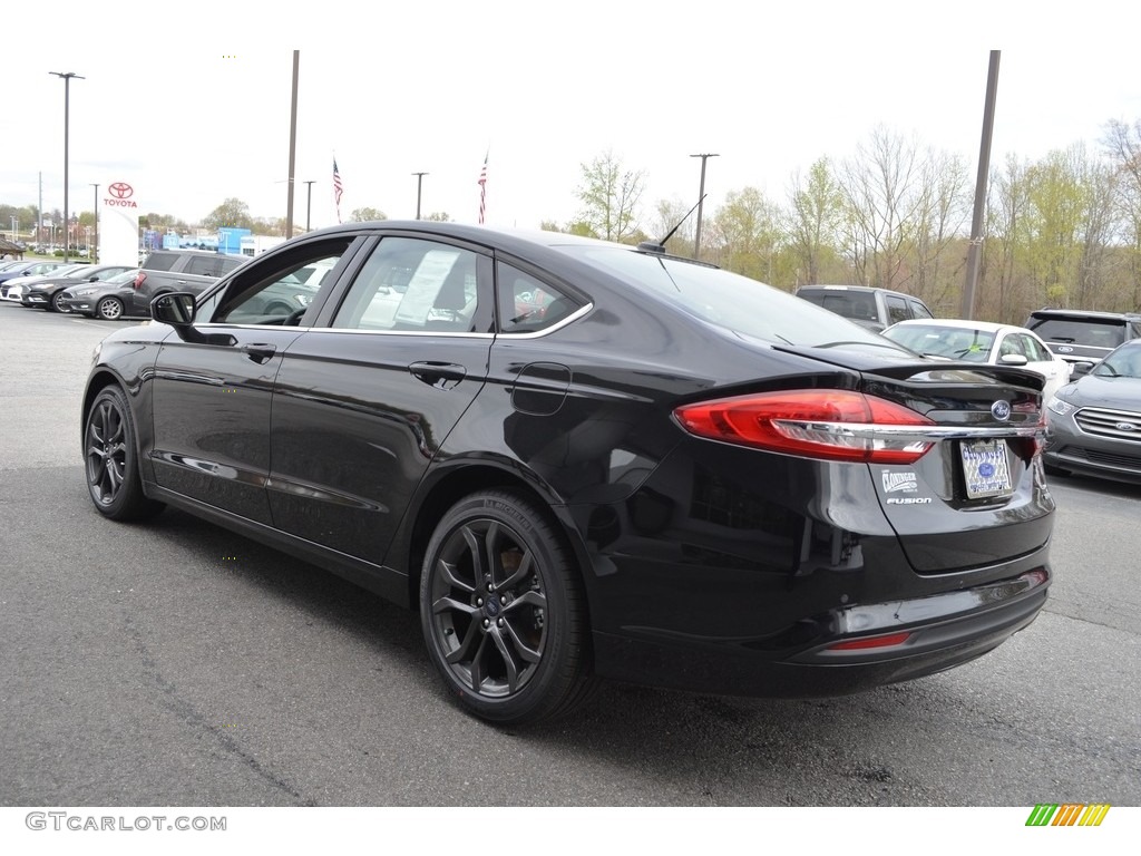 2018 Fusion SE - Shadow Black / Ebony photo #19