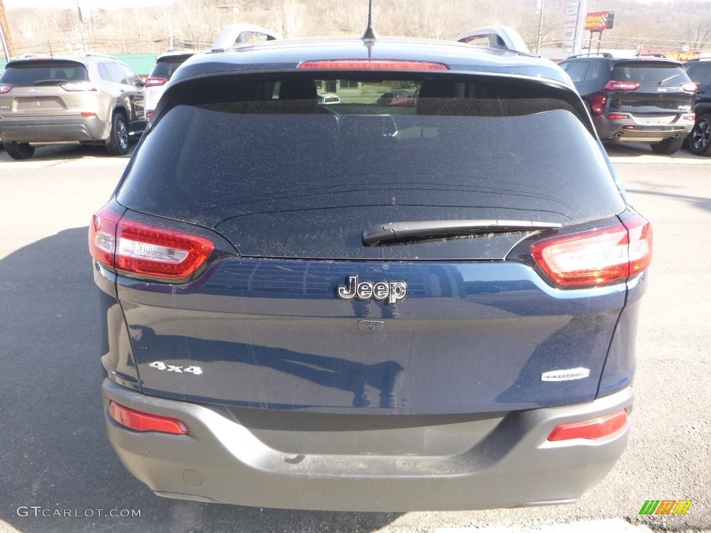 2018 Cherokee Latitude Plus 4x4 - Patriot Blue Pearl / Black photo #4