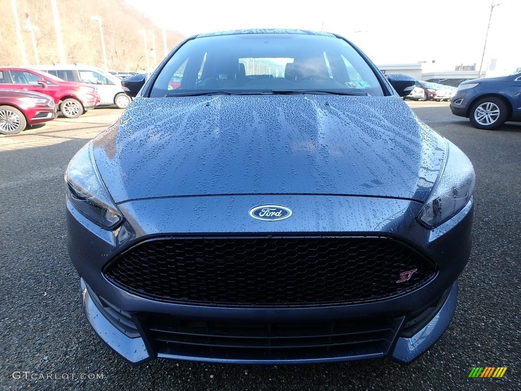 2018 Focus ST Hatch - Blue Metallic / Charcoal Black photo #9