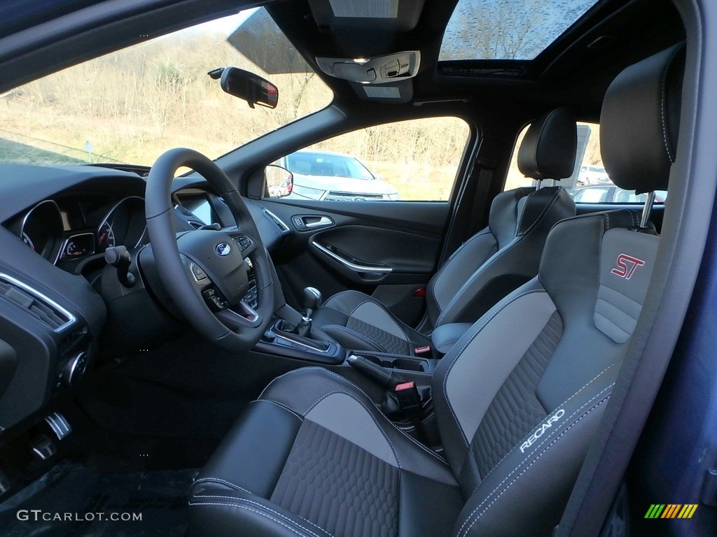 2018 Focus ST Hatch - Blue Metallic / Charcoal Black photo #11