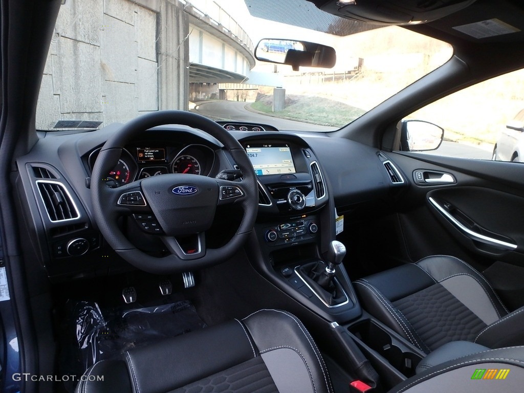 2018 Focus ST Hatch - Blue Metallic / Charcoal Black photo #13