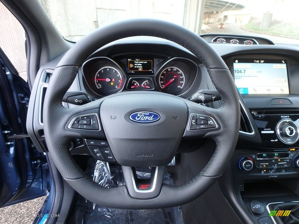 2018 Focus ST Hatch - Blue Metallic / Charcoal Black photo #17