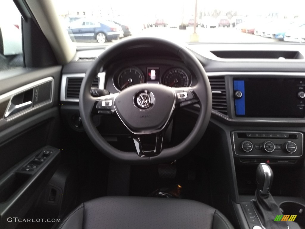 2018 Volkswagen Atlas SE 4Motion Titan Black Dashboard Photo #126552620