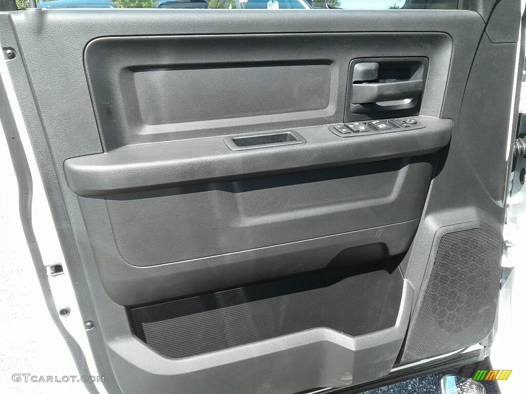 2018 1500 Express Crew Cab - Bright White / Black/Diesel Gray photo #17