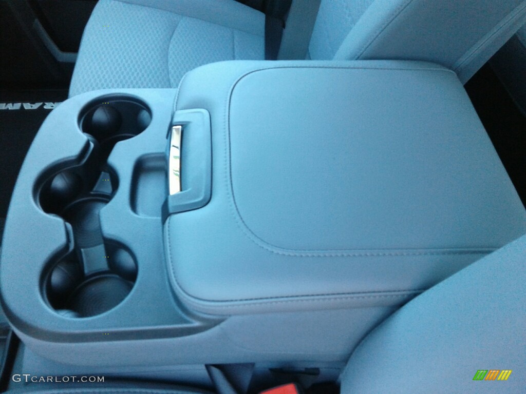 2018 1500 Express Crew Cab - Bright White / Black/Diesel Gray photo #18