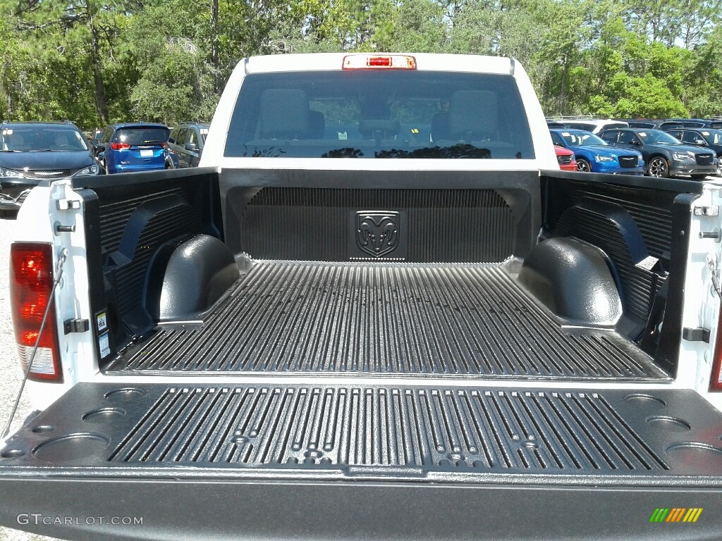 2018 1500 Express Crew Cab - Bright White / Black/Diesel Gray photo #19