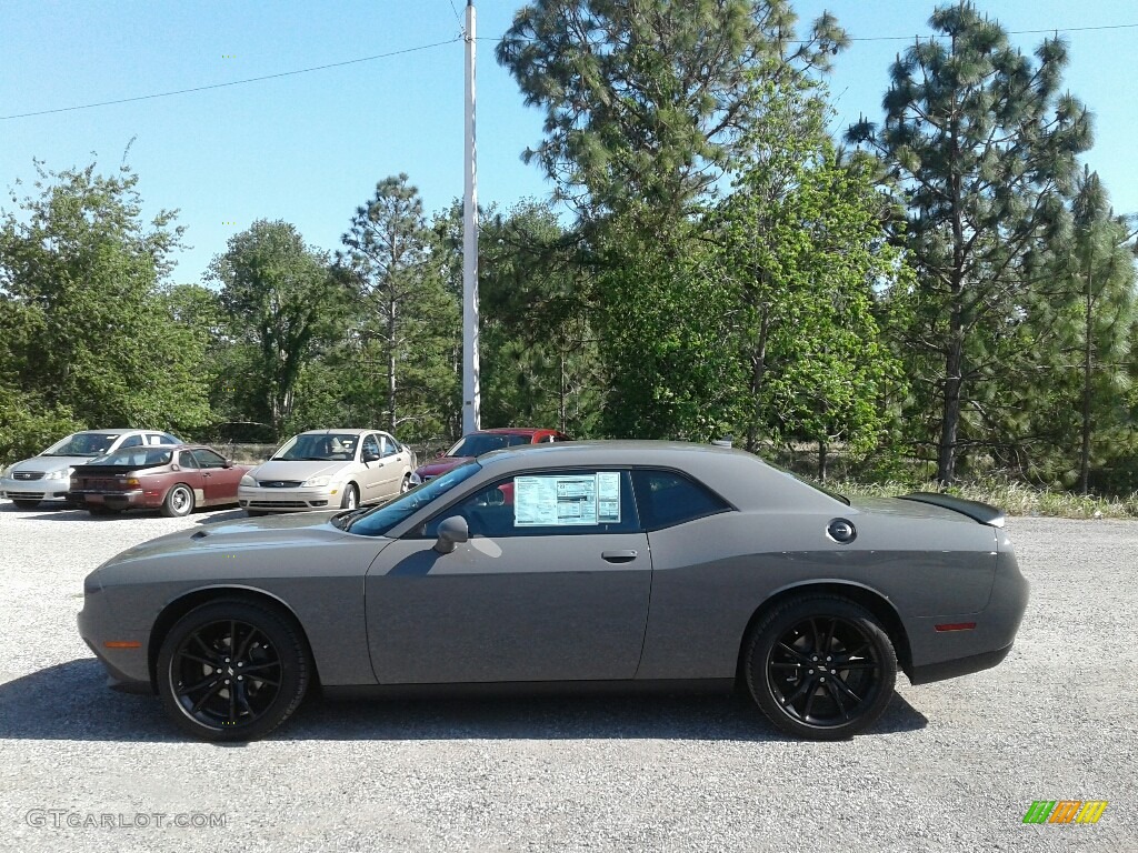 2018 Challenger SXT - Destroyer Gray / Black photo #2