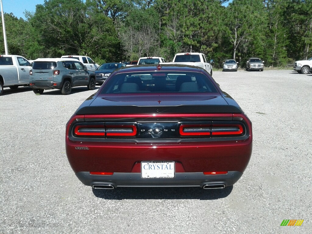 2018 Challenger SXT - Octane Red Pearl / Black photo #4