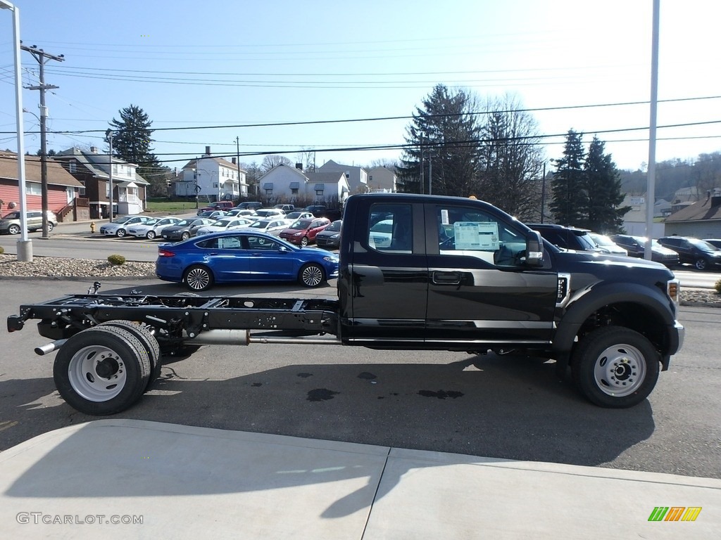 Black 2018 Ford F550 Super Duty XL SuperCab 4x4 Chassis Exterior Photo #126565310