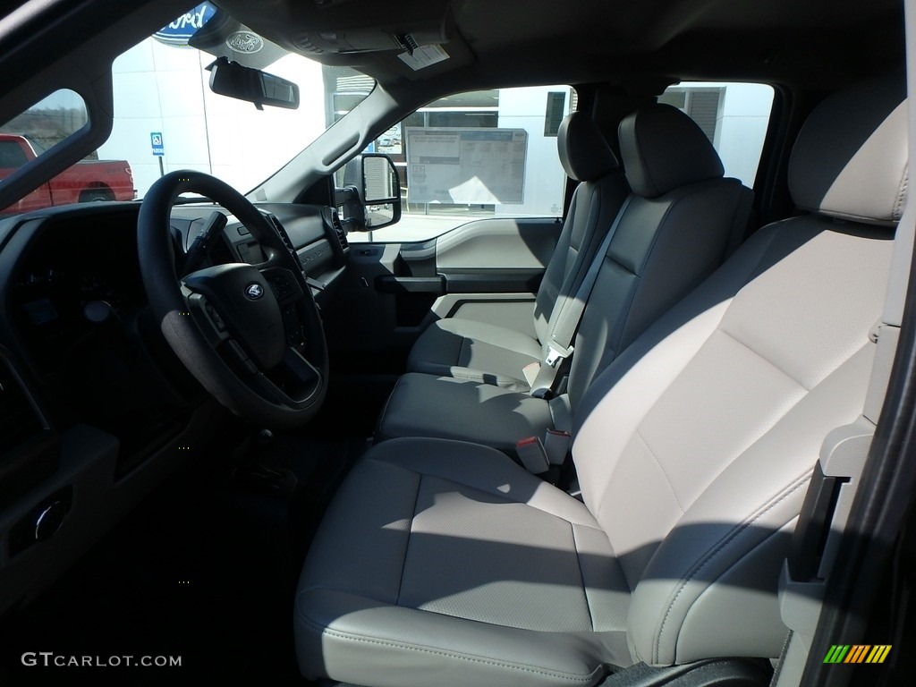 2018 F550 Super Duty XL SuperCab 4x4 Chassis - Black / Earth Gray photo #11