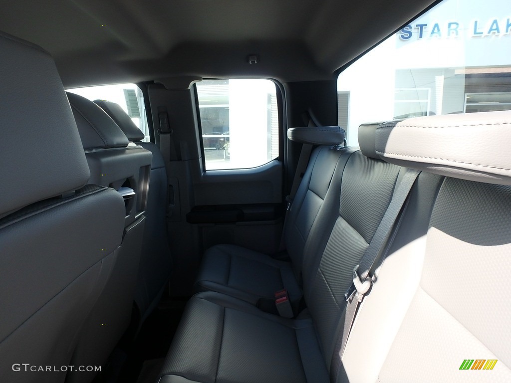 2018 F550 Super Duty XL SuperCab 4x4 Chassis - Black / Earth Gray photo #12