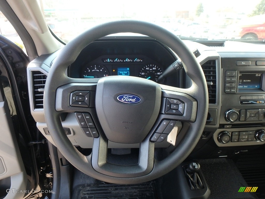 2018 Ford F550 Super Duty XL SuperCab 4x4 Chassis Steering Wheel Photos