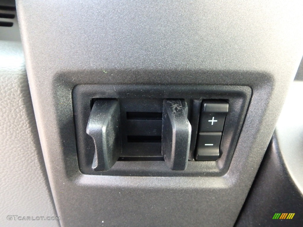 2018 F550 Super Duty XL SuperCab 4x4 Chassis - Black / Earth Gray photo #18