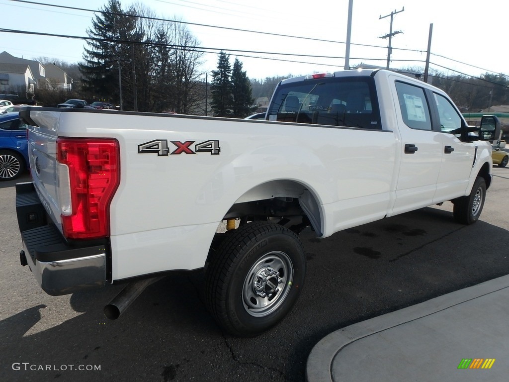 2018 F350 Super Duty XL Crew Cab 4x4 - Oxford White / Earth Gray photo #5