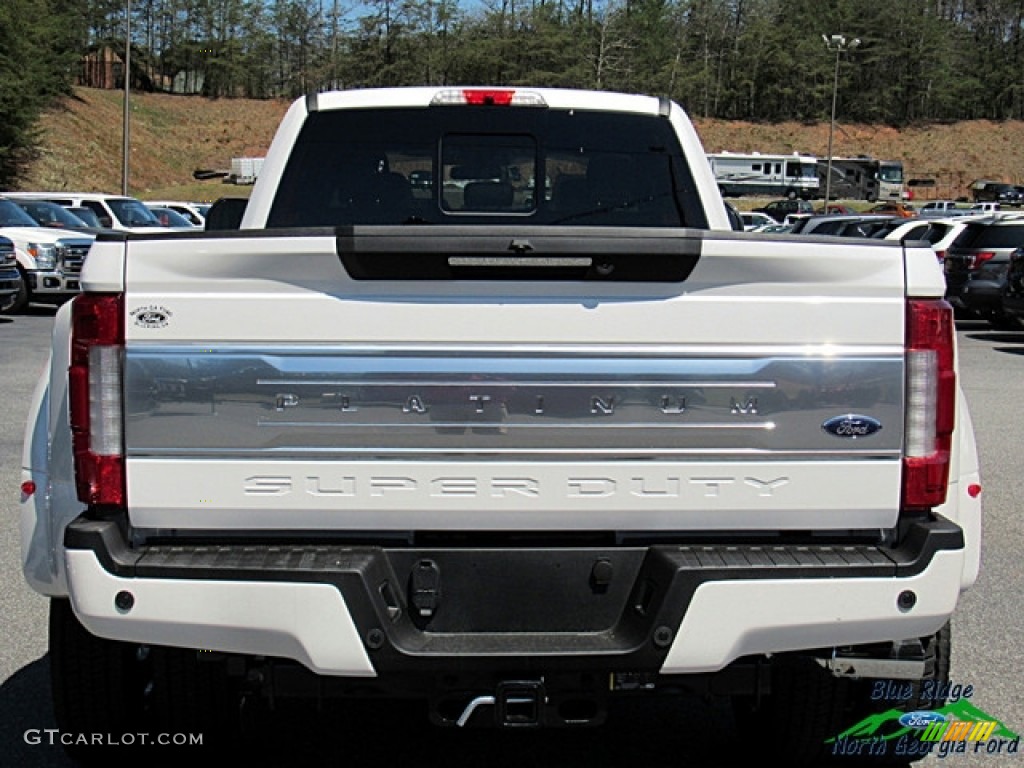 2018 F450 Super Duty Platinum Crew Cab 4x4 - White Platinum / Black photo #4
