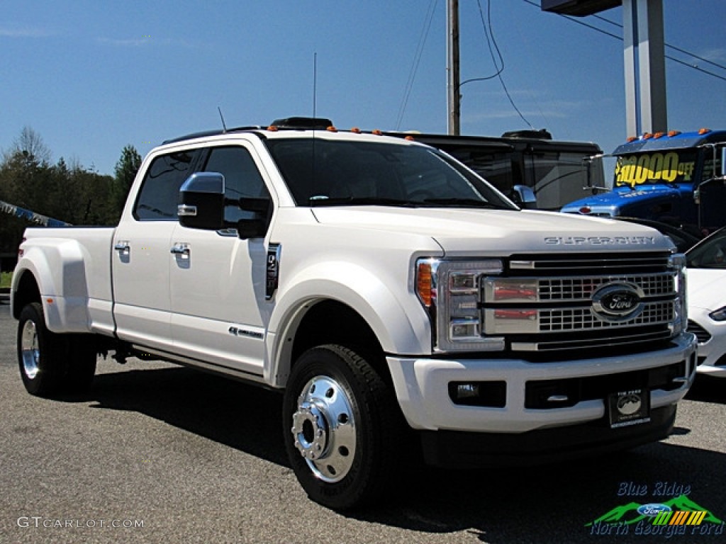 2018 F450 Super Duty Platinum Crew Cab 4x4 - White Platinum / Black photo #7