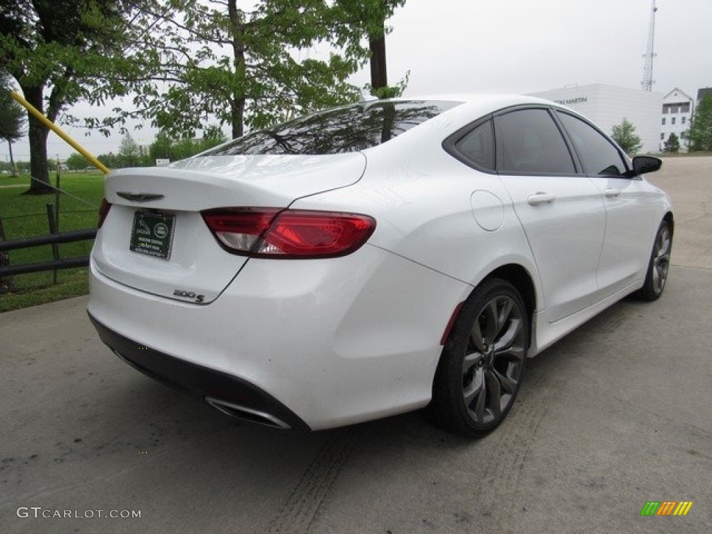 2015 200 S - Bright White / Black photo #7