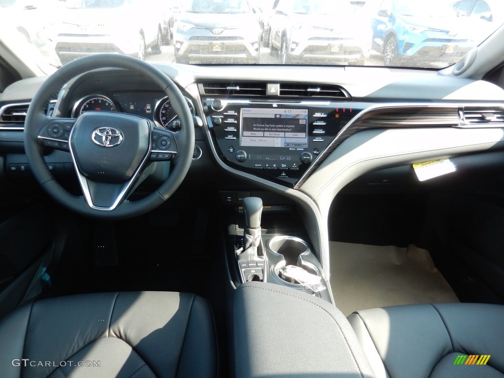 2018 Camry XLE V6 - Wind Chill Pearl / Black photo #5