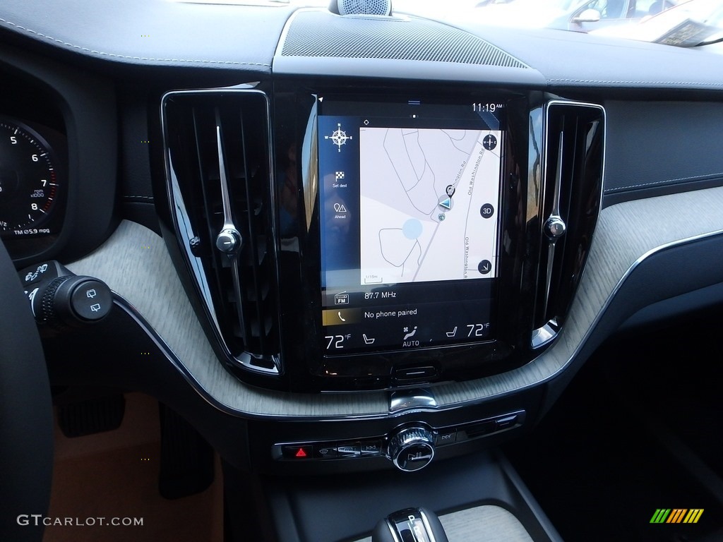 2018 Volvo XC60 T6 AWD Inscription Controls Photo #126575186