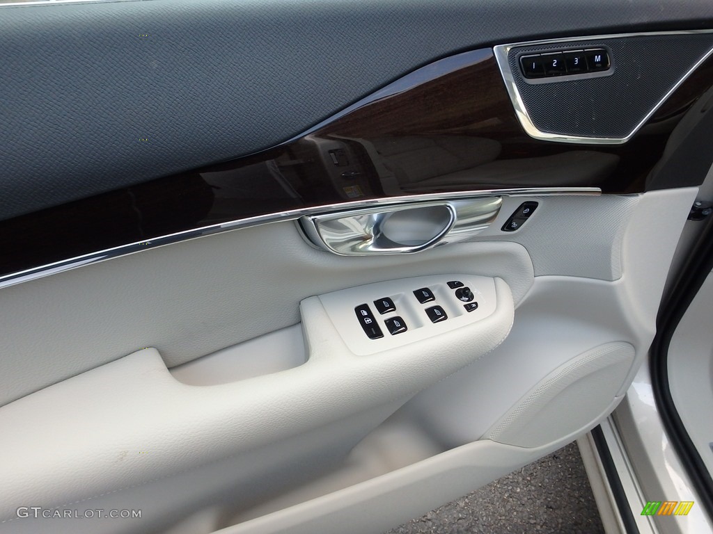 2018 Volvo XC90 T5 AWD Momentum Blonde Door Panel Photo #126576445