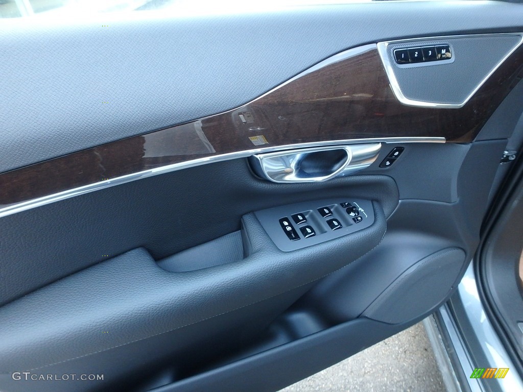 2018 Volvo XC90 T5 AWD Momentum Charcoal Door Panel Photo #126576752
