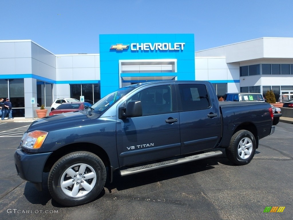 2013 Titan SV Crew Cab 4x4 - Graphite Blue / Charcoal photo #1