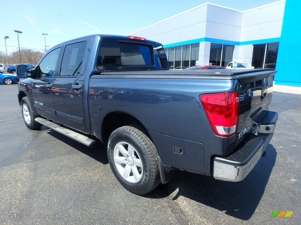 2013 Titan SV Crew Cab 4x4 - Graphite Blue / Charcoal photo #4