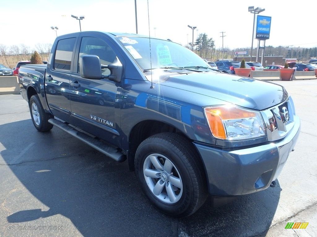 2013 Titan SV Crew Cab 4x4 - Graphite Blue / Charcoal photo #10