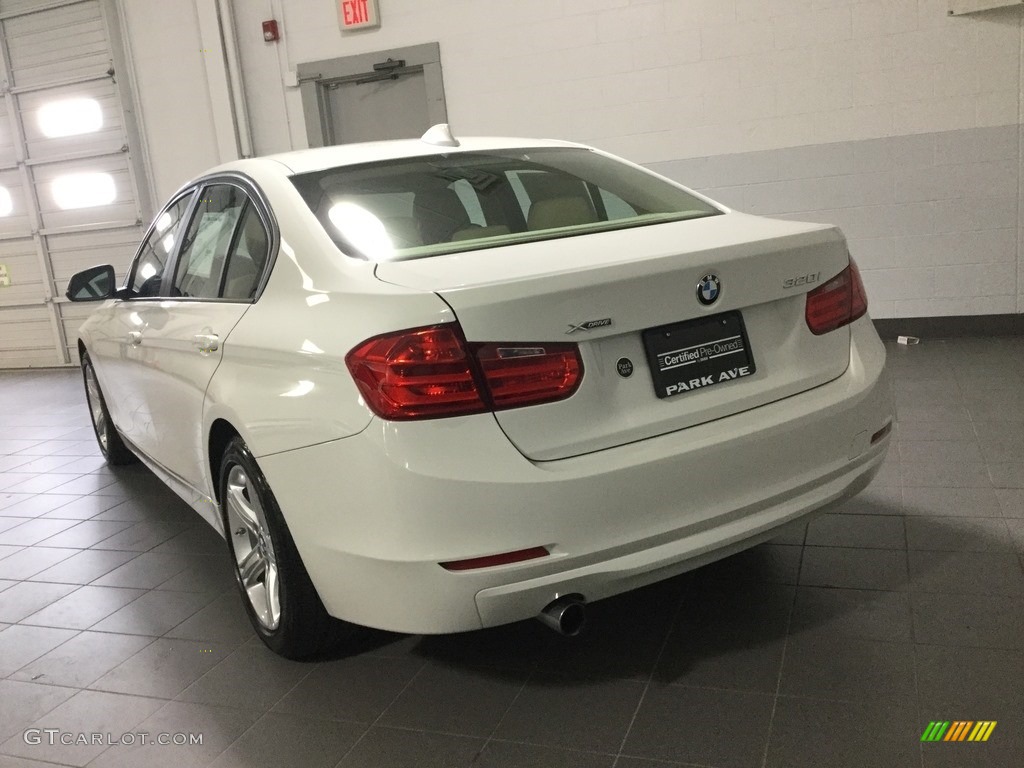 2015 3 Series 320i xDrive Sedan - Alpine White / Venetian Beige photo #3