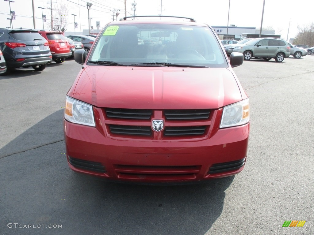2009 Grand Caravan SE - Inferno Red Crystal Pearl / Dark Slate Gray/Light Shale photo #3