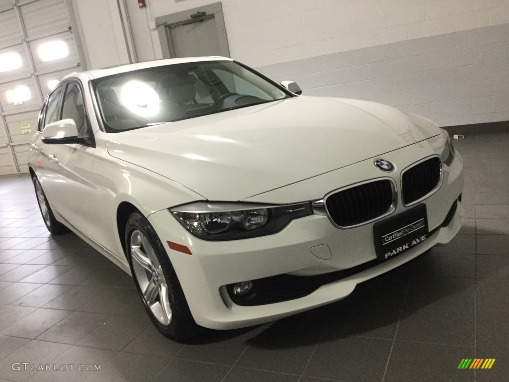 2015 3 Series 320i xDrive Sedan - Alpine White / Venetian Beige photo #8