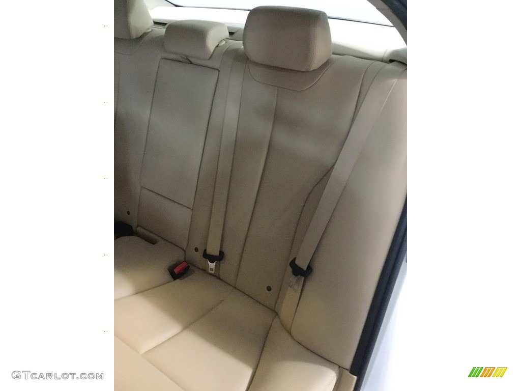 2015 3 Series 320i xDrive Sedan - Alpine White / Venetian Beige photo #13