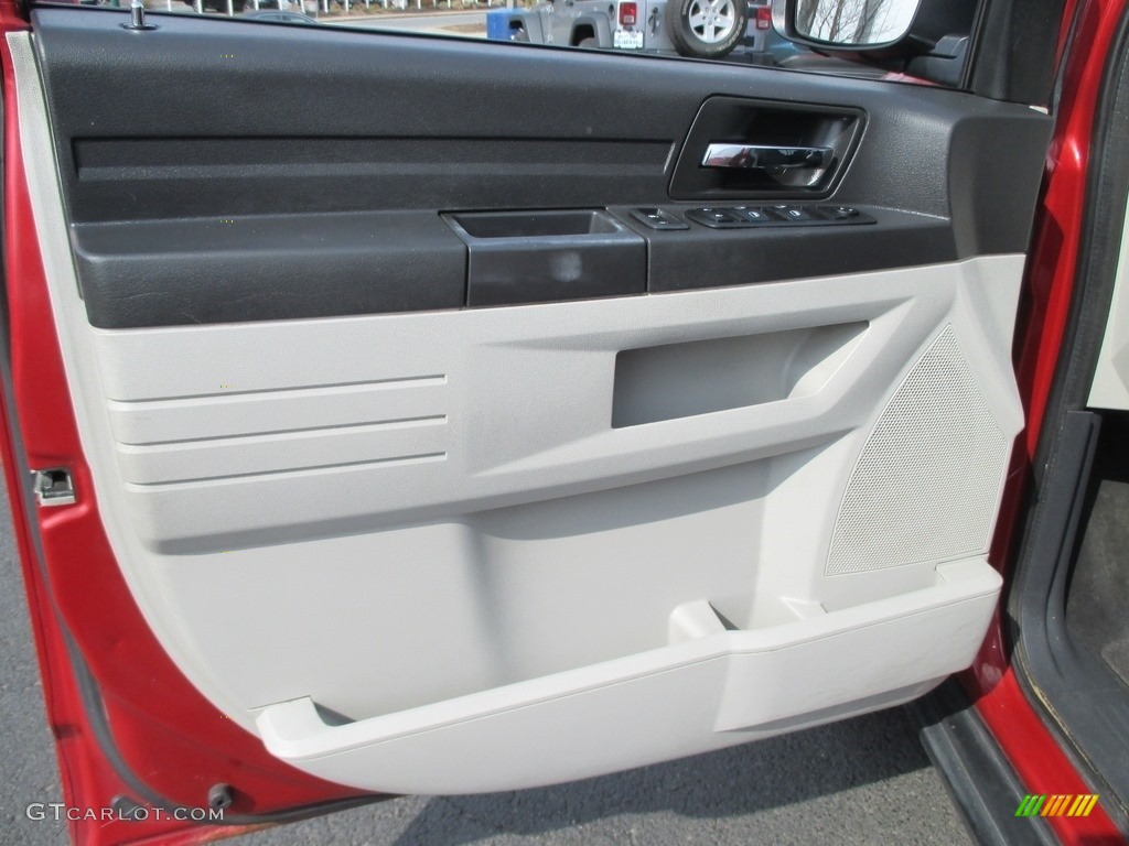 2009 Grand Caravan SE - Inferno Red Crystal Pearl / Dark Slate Gray/Light Shale photo #13
