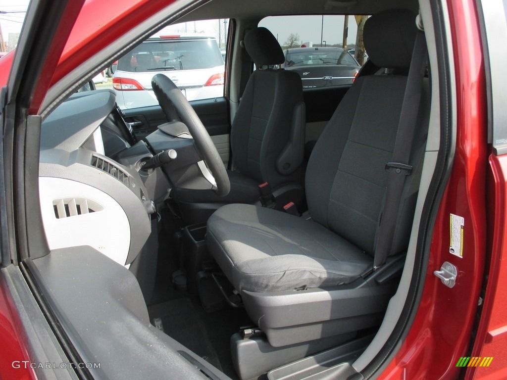 2009 Grand Caravan SE - Inferno Red Crystal Pearl / Dark Slate Gray/Light Shale photo #15